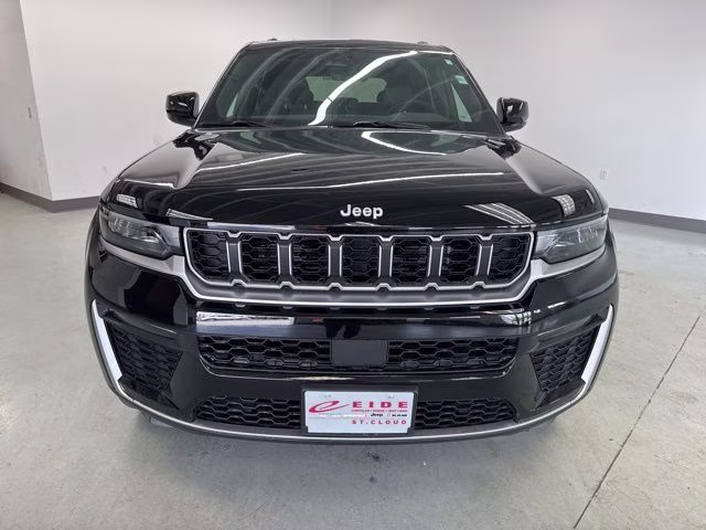2026 Diamond Black Crystal Pearlcoat Jeep Grand Cherokee Limited 4X4 SUV