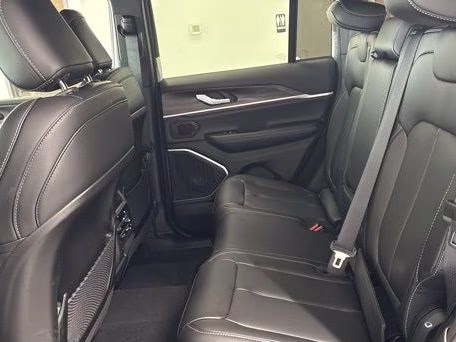 2026 Diamond Black Crystal Pearlcoat Jeep Grand Cherokee Limited 4X4 SUV