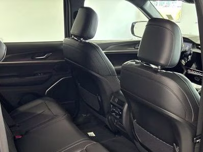 2026 Diamond Black Crystal Pearlcoat Jeep Grand Cherokee Limited 4X4 SUV