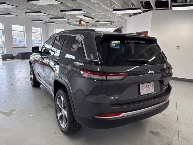 2026 Baltic Gray Metallic Clearcoat Jeep Grand Cherokee Limited 4X4 SUV