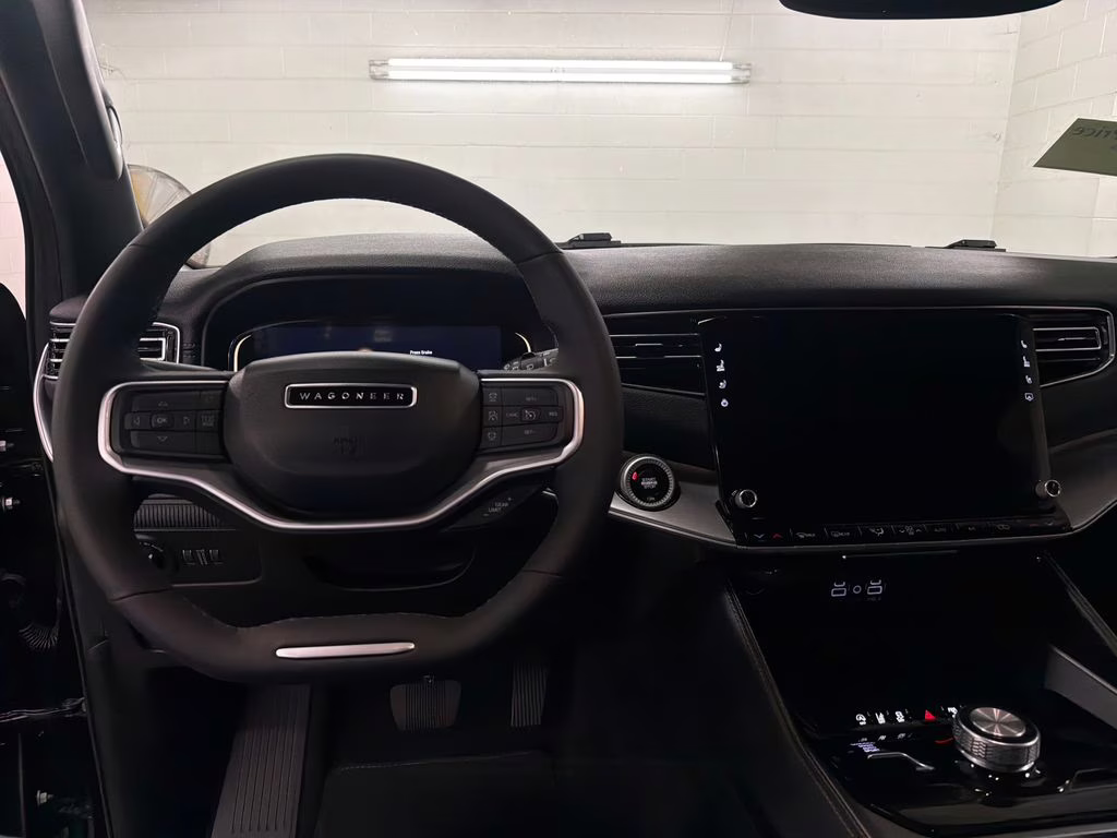 2025 Diamond Black Crystal Pearlcoat Jeep Wagoneer Base 4X4 SUV