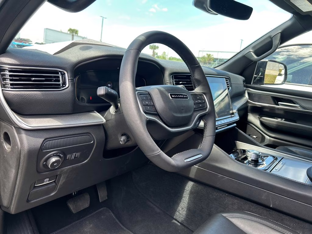 2025 Diamond Black Crystal Pearlcoat Jeep Wagoneer Base 4X4 SUV