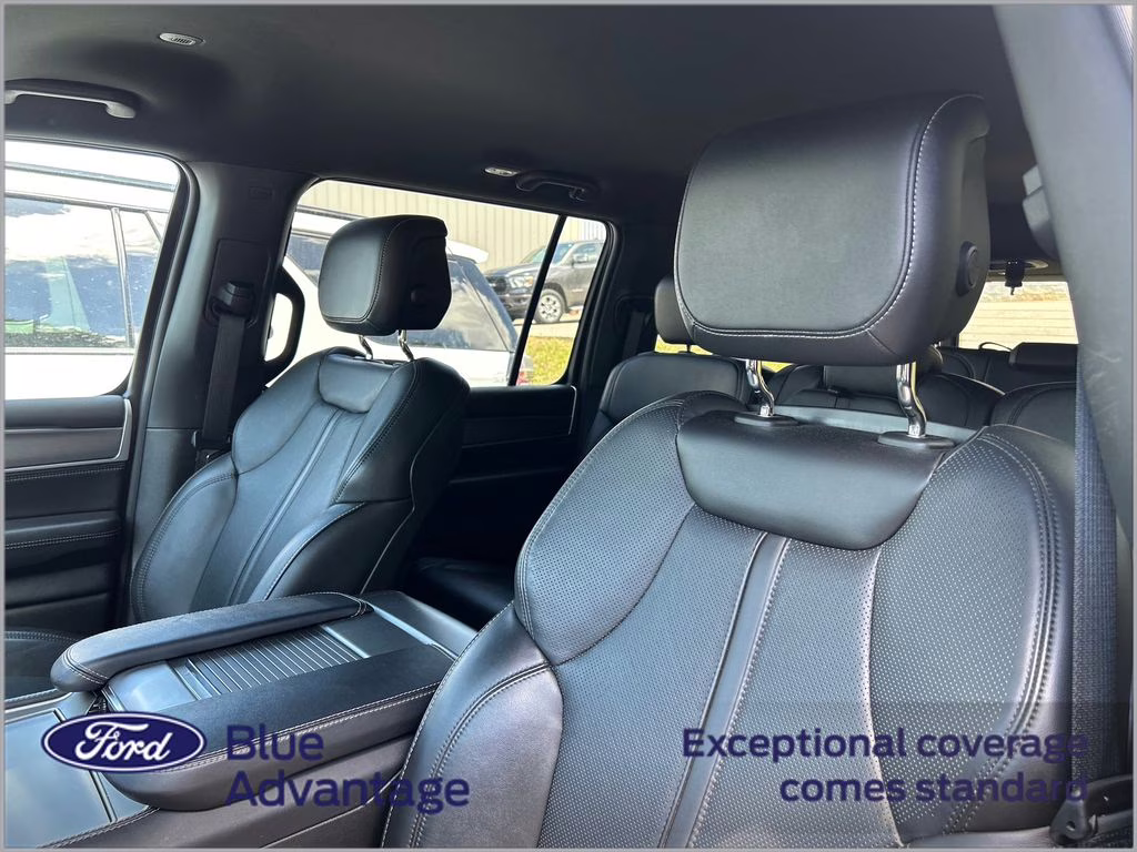 2025 Diamond Black Crystal Pearlcoat Jeep Wagoneer Base 4X4 SUV