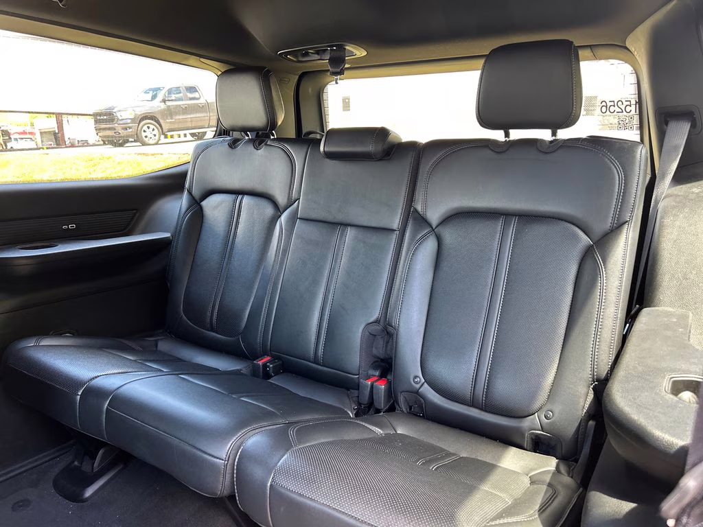 2025 Diamond Black Crystal Pearlcoat Jeep Wagoneer Base 4X4 SUV