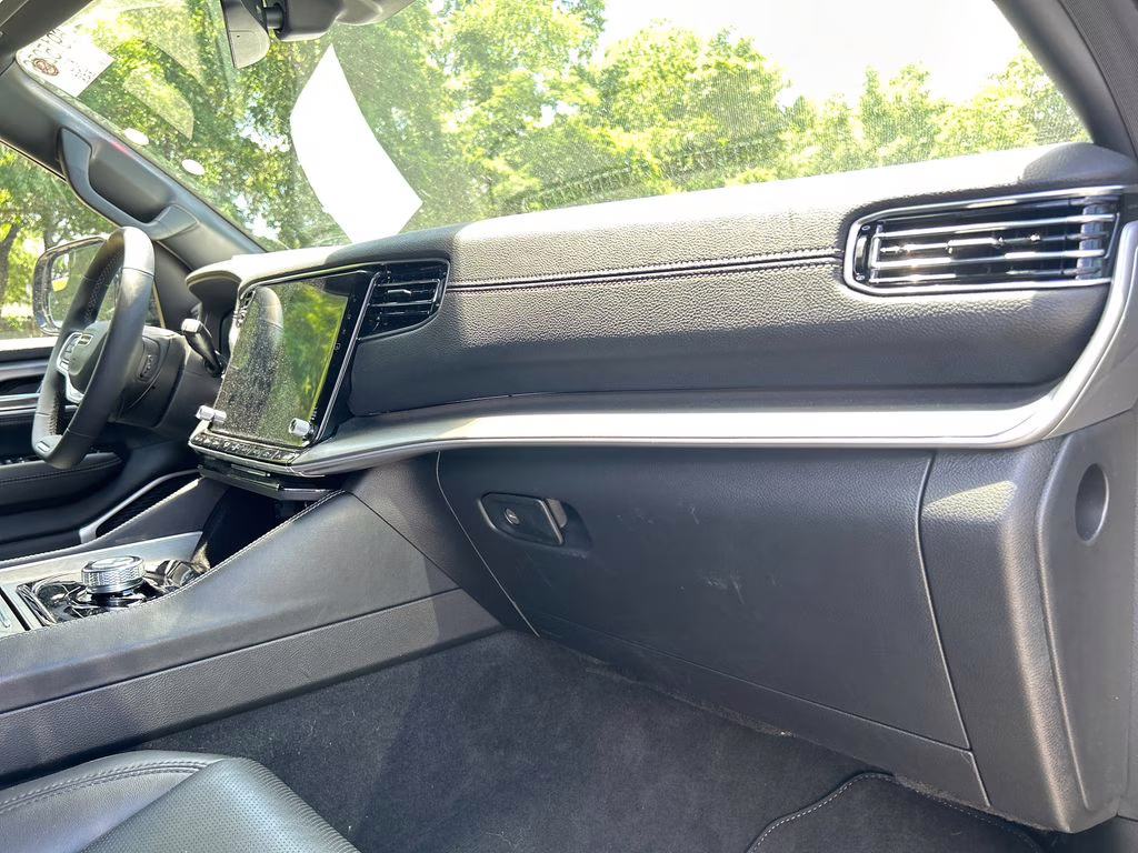 2025 Diamond Black Crystal Pearlcoat Jeep Wagoneer Base 4X4 SUV