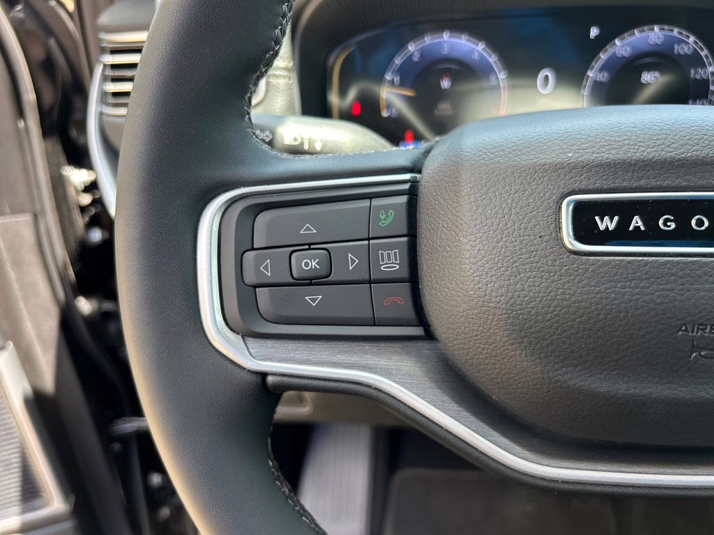 2025 Diamond Black Crystal Pearlcoat Jeep Wagoneer Base 4X4 SUV