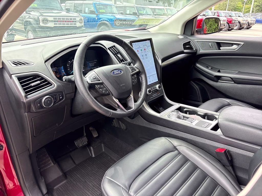 2024 Rapid Red Metallic Tinted Clearcoat Ford Edge SEL AWD SUV