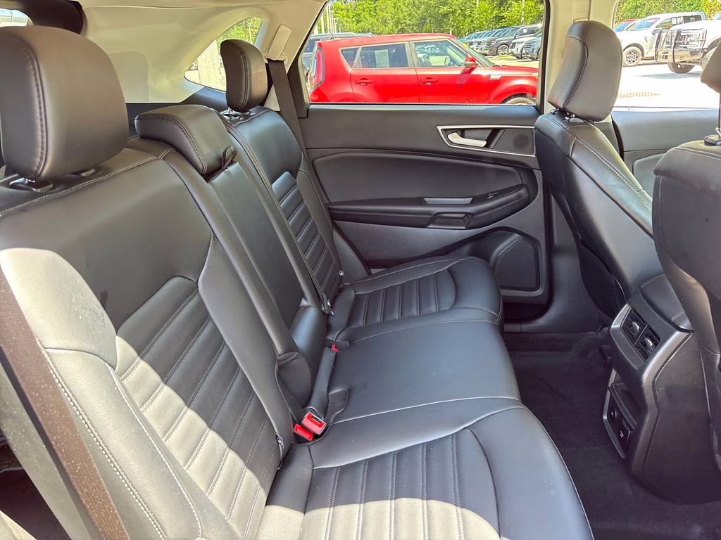 2024 Rapid Red Metallic Tinted Clearcoat Ford Edge SEL AWD SUV
