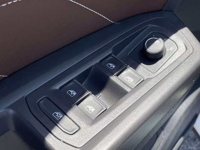 2023 Opal White Pearl Volkswagen Atlas SEL AWD SUV