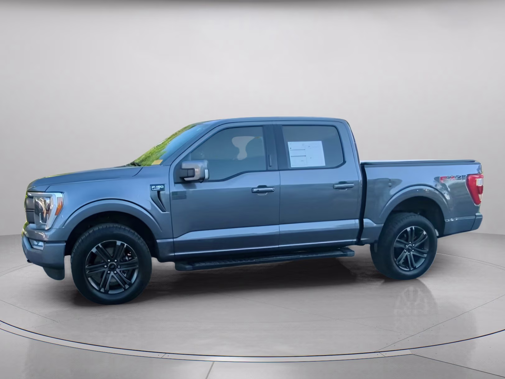 2021 Carbonized Gray Metallic Ford F-150 LARIAT Crew Cab Pickup 4X4 Truck