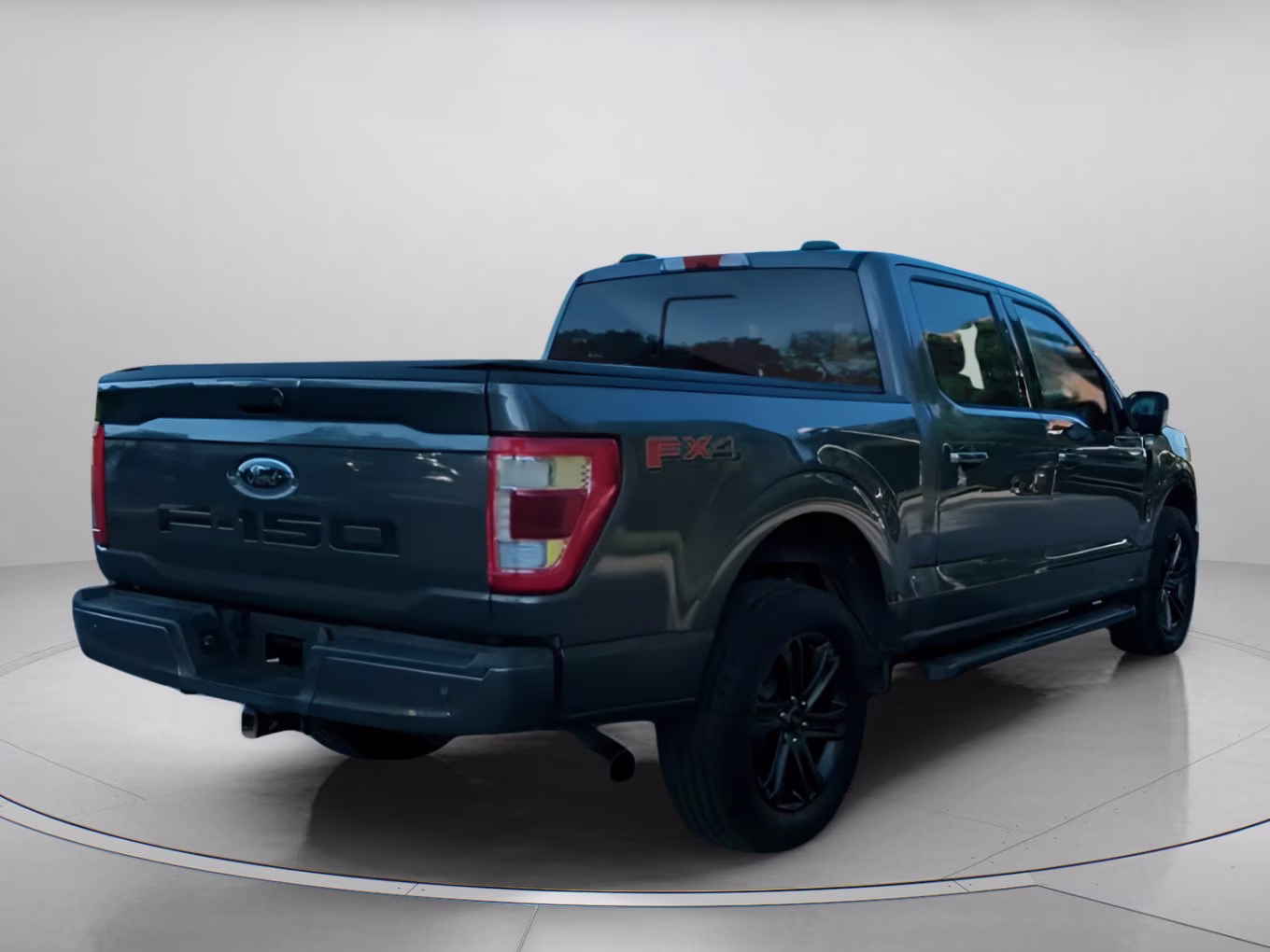 2021 Carbonized Gray Metallic Ford F-150 LARIAT Crew Cab Pickup 4X4 Truck