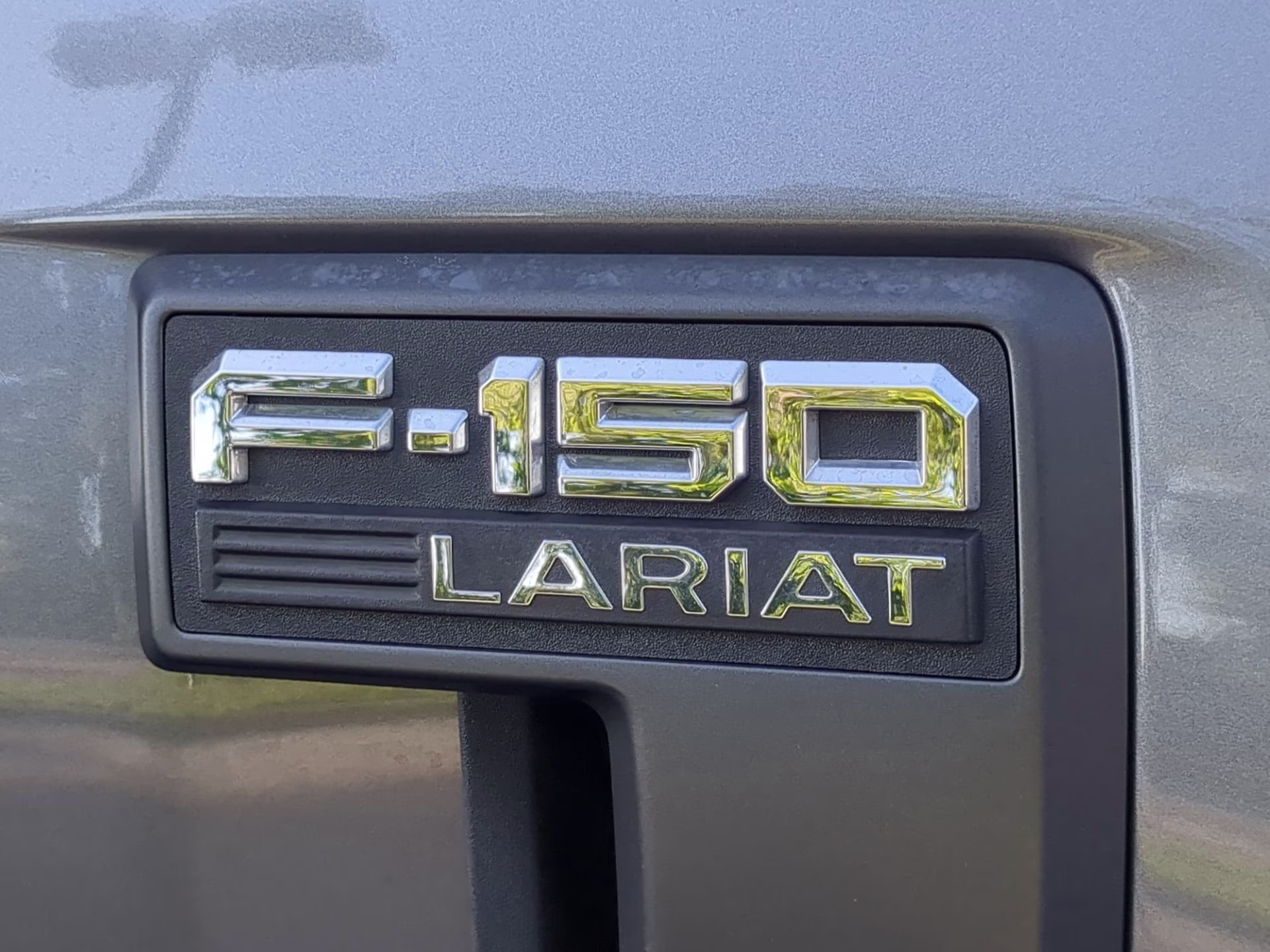 2021 Carbonized Gray Metallic Ford F-150 LARIAT Crew Cab Pickup 4X4 Truck