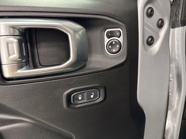 2024 Silver Zynith Clearcoat Jeep Wrangler Willys 4xe 4X4 SUV