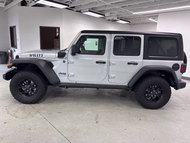 2024 Silver Zynith Clearcoat Jeep Wrangler Willys 4xe 4X4 SUV
