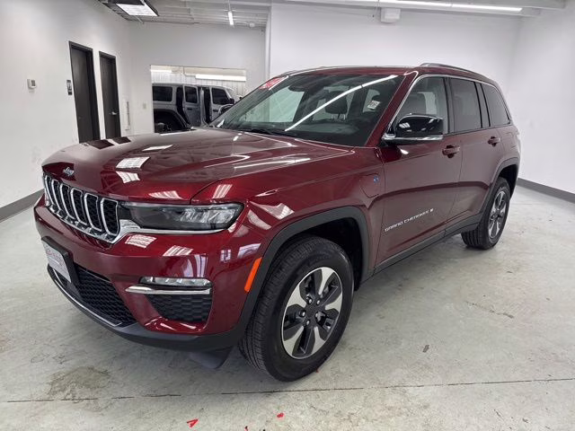 2022 Velvet Red Pearlcoat Jeep Grand Cherokee 4xe 4X4 SUV