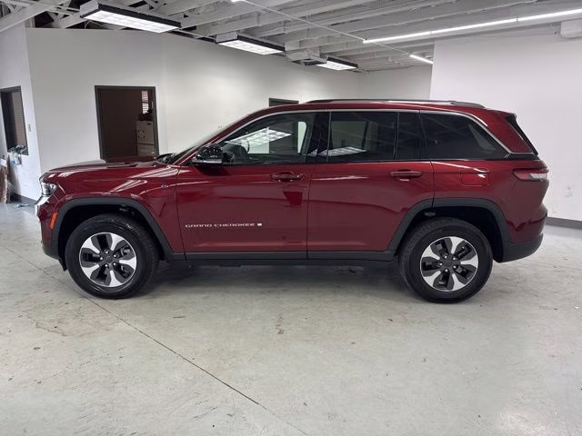 2022 Velvet Red Pearlcoat Jeep Grand Cherokee 4xe 4X4 SUV
