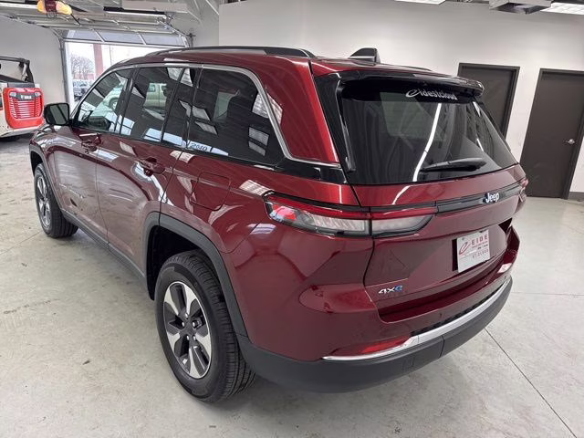 2022 Velvet Red Pearlcoat Jeep Grand Cherokee 4xe 4X4 SUV