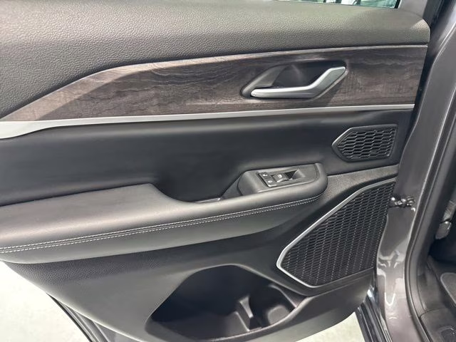 2022 Baltic Gray Metallic Clearcoat Jeep Grand Cherokee 4xe 4X4 SUV
