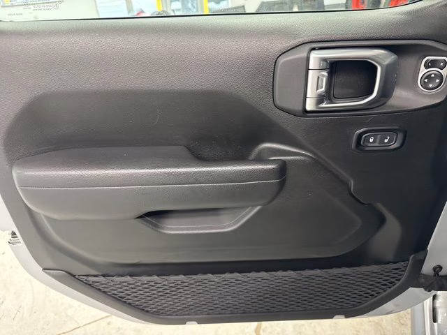 2024 Silver Zynith Clearcoat Jeep Wrangler Willys 4xe 4X4 SUV