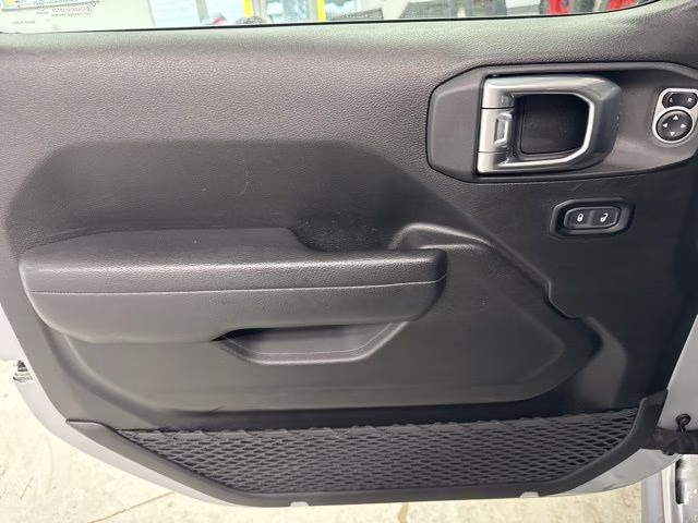 2024 Silver Zynith Clearcoat Jeep Wrangler Willys 4xe 4X4 SUV