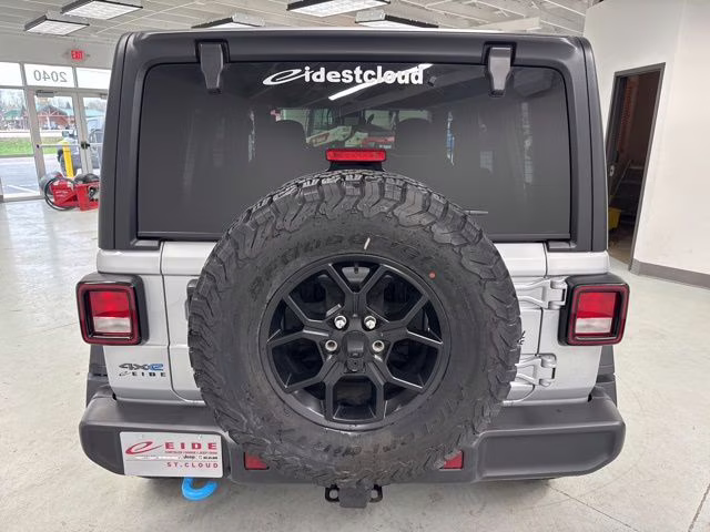 2024 Silver Zynith Clearcoat Jeep Wrangler Willys 4xe 4X4 SUV