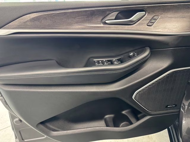 2022 Baltic Gray Metallic Clearcoat Jeep Grand Cherokee 4xe 4X4 SUV