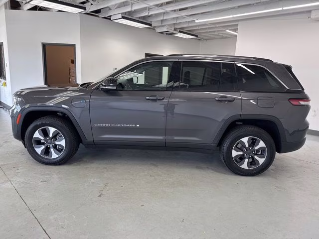 2022 Baltic Gray Metallic Clearcoat Jeep Grand Cherokee 4xe 4X4 SUV