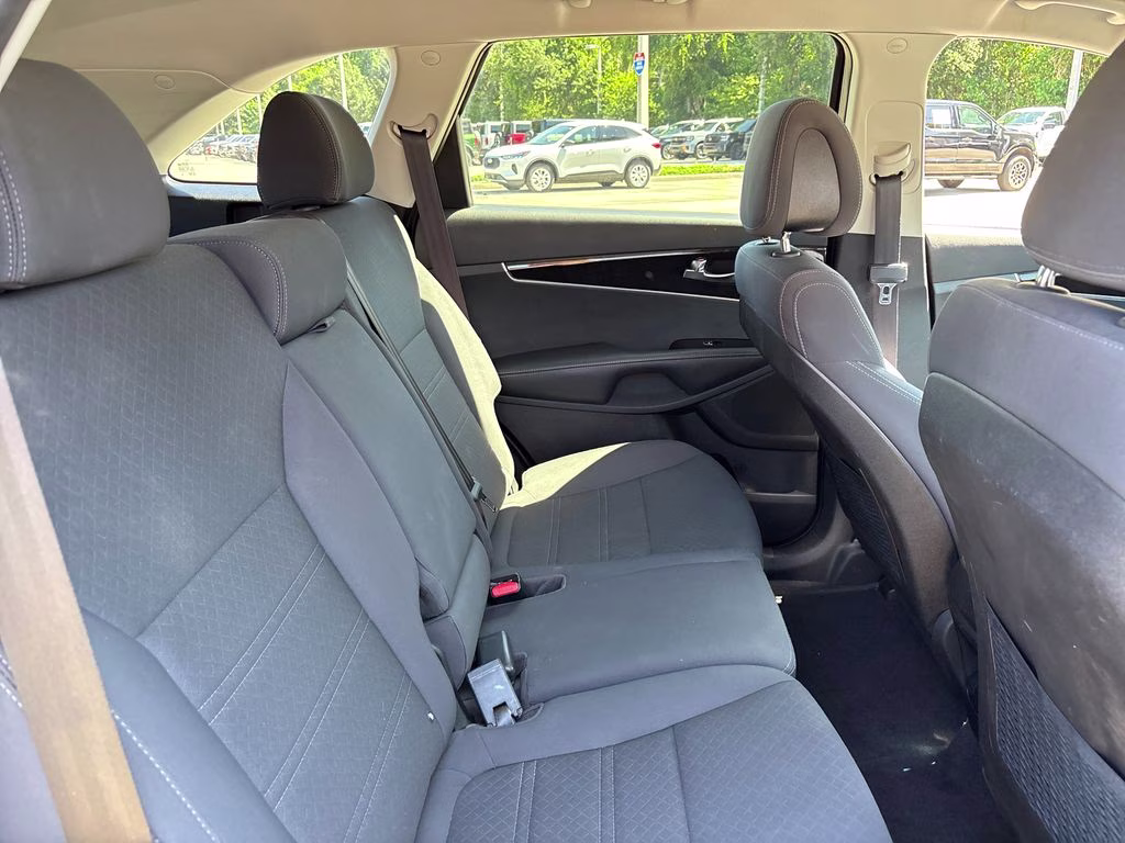 2016 Dark Cherry Kia Sorento LX FWD SUV
