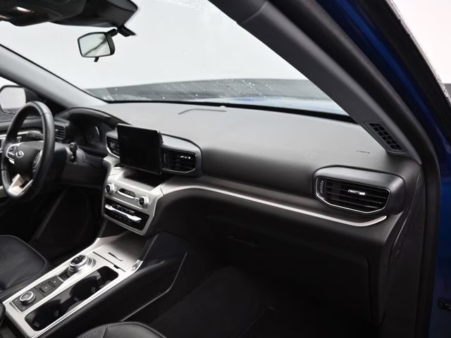2022 Blue Metallic Ford Explorer XLT 4X4 SUV