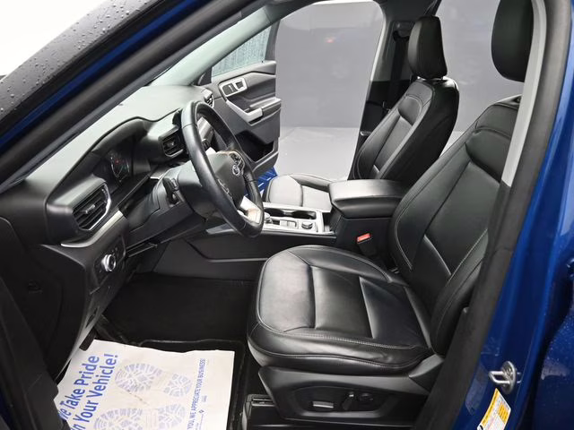 2022 Blue Metallic Ford Explorer XLT 4X4 SUV