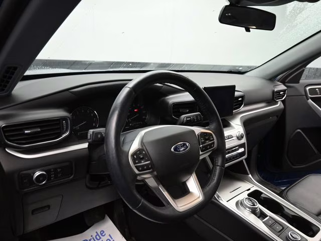 2022 Blue Metallic Ford Explorer XLT 4X4 SUV