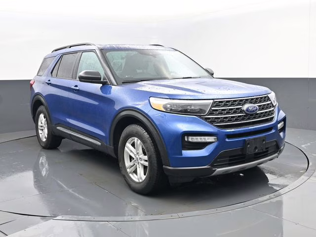 2022 Blue Metallic Ford Explorer XLT 4X4 SUV