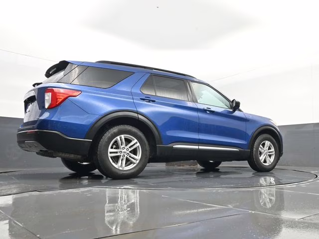2022 Blue Metallic Ford Explorer XLT 4X4 SUV