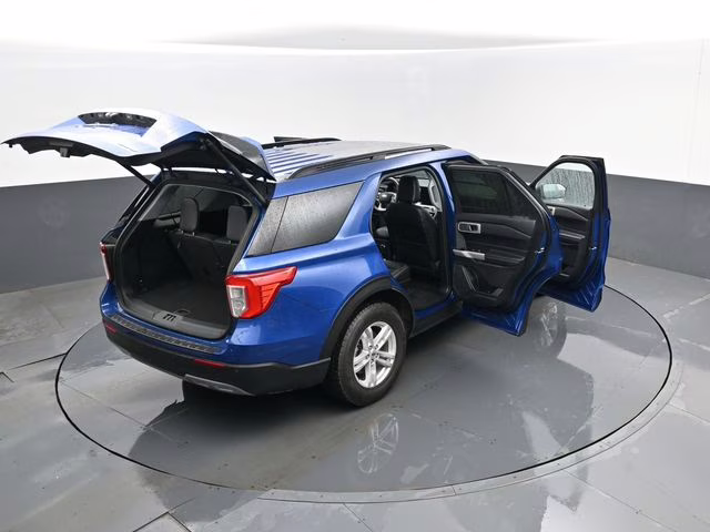2022 Blue Metallic Ford Explorer XLT 4X4 SUV