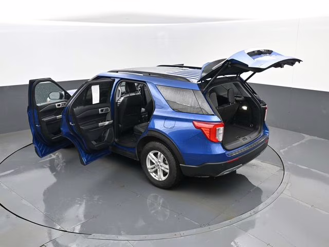 2022 Blue Metallic Ford Explorer XLT 4X4 SUV