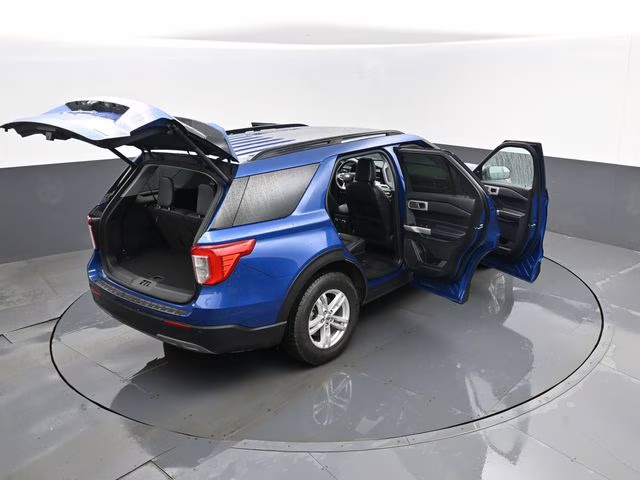 2022 Blue Metallic Ford Explorer XLT 4X4 SUV