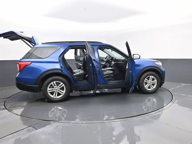 2022 Blue Metallic Ford Explorer XLT 4X4 SUV