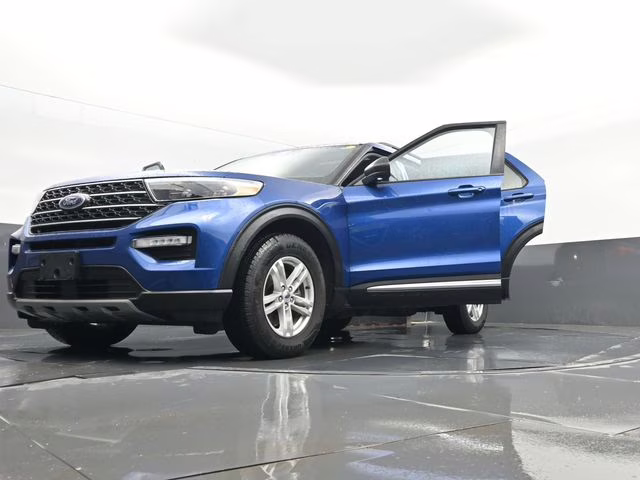 2022 Blue Metallic Ford Explorer XLT 4X4 SUV