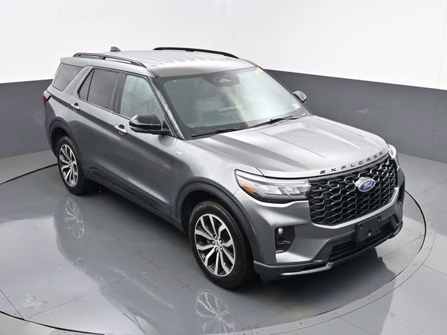 2025 Gray Metallic Ford Explorer ST-Line 4X4 SUV