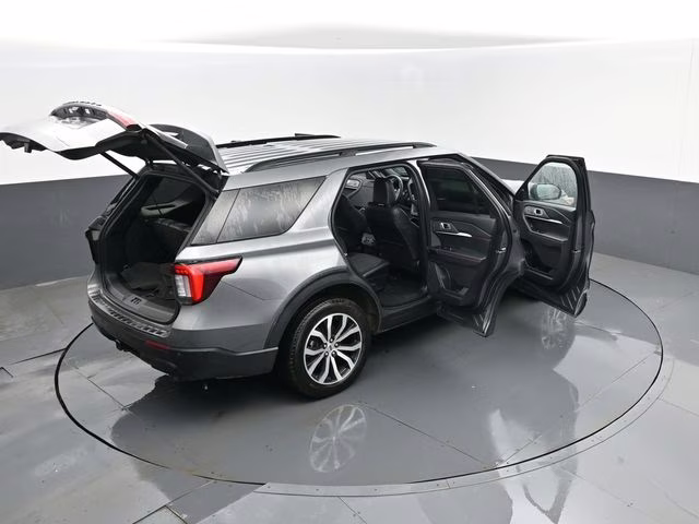 2025 Gray Metallic Ford Explorer ST-Line 4X4 SUV