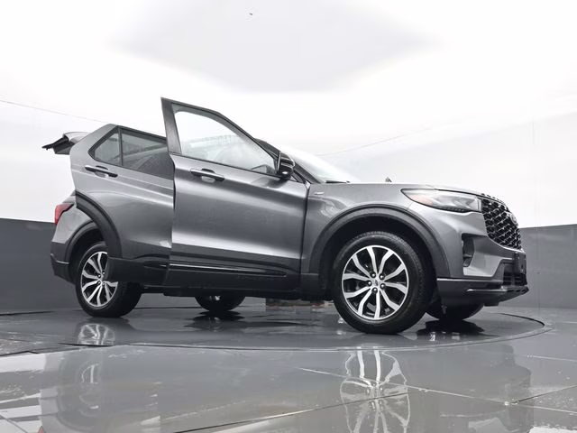2025 Gray Metallic Ford Explorer ST-Line 4X4 SUV