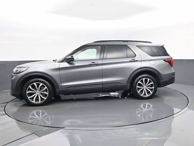 2025 Gray Metallic Ford Explorer ST-Line 4X4 SUV