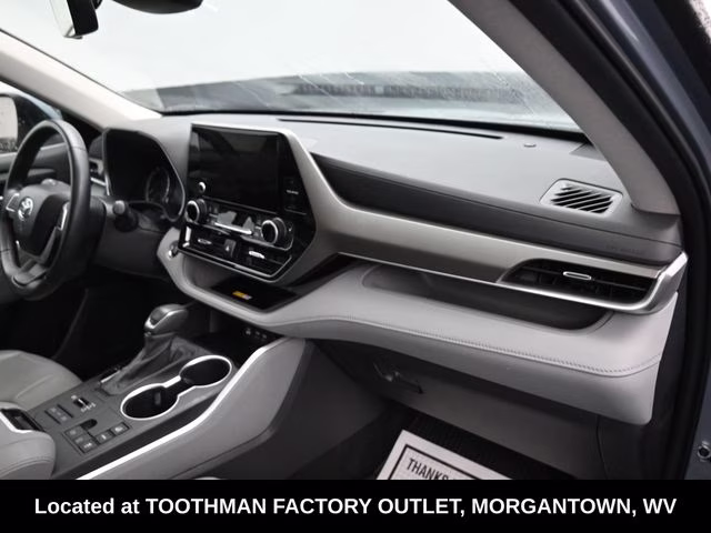 2023 Moon Dust Toyota Highlander XLE AWD SUV