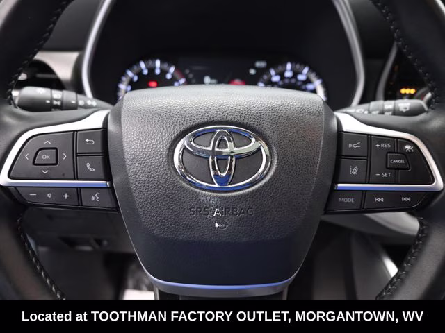 2023 Moon Dust Toyota Highlander XLE AWD SUV