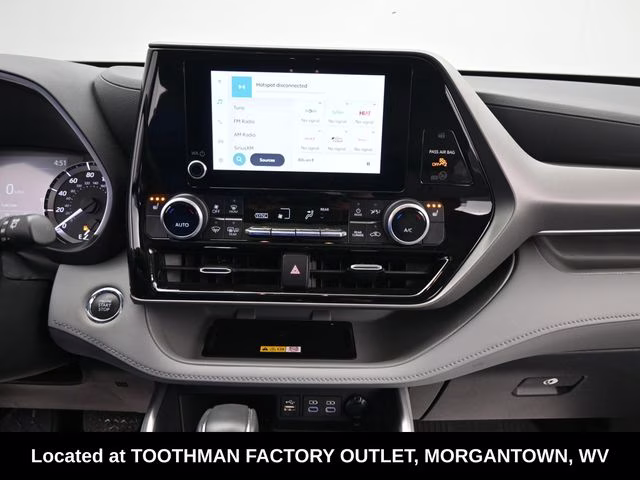 2023 Moon Dust Toyota Highlander XLE AWD SUV