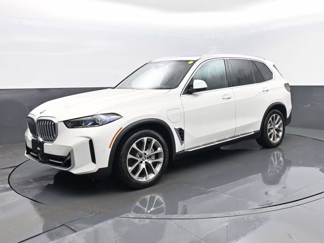 2024 Alpine White BMW X5 xDrive50e AWD SUV