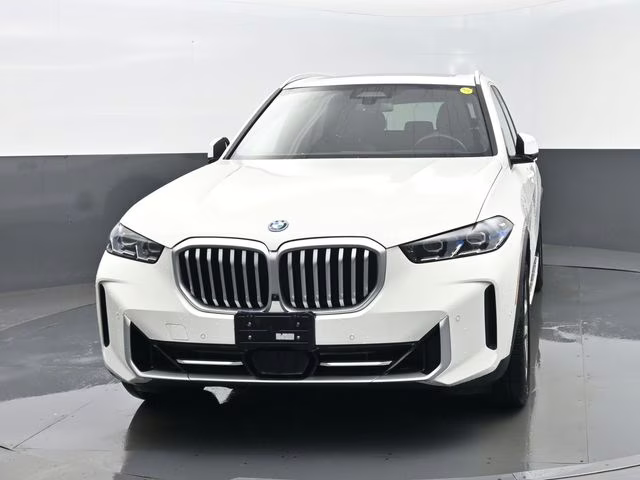 2024 Alpine White BMW X5 xDrive50e AWD SUV