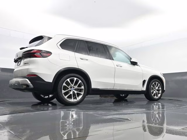 2024 Alpine White BMW X5 xDrive50e AWD SUV