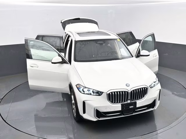 2024 Alpine White BMW X5 xDrive50e AWD SUV