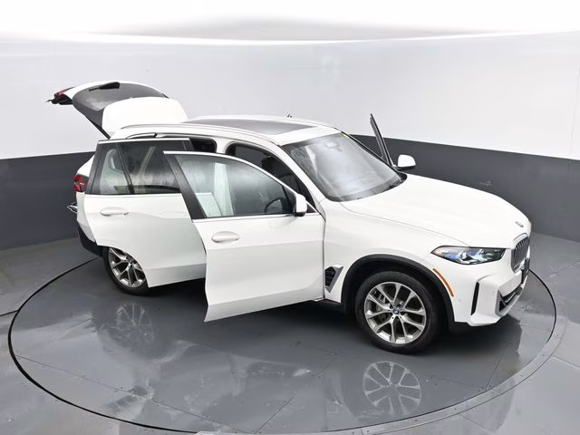 2024 Alpine White BMW X5 xDrive50e AWD SUV